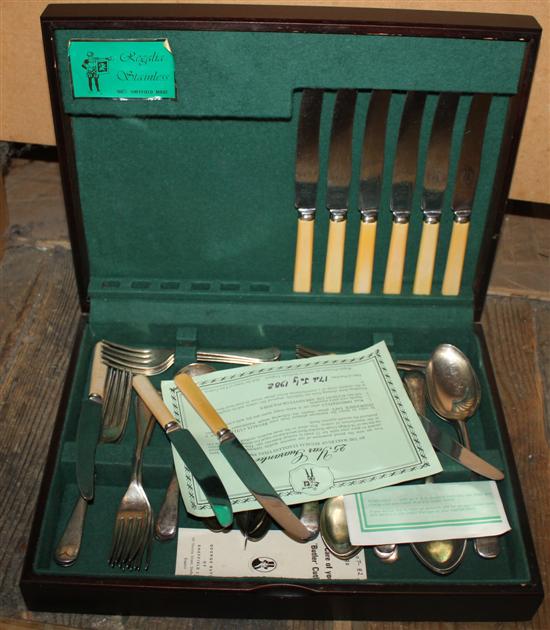 Boxed plated cutlery set